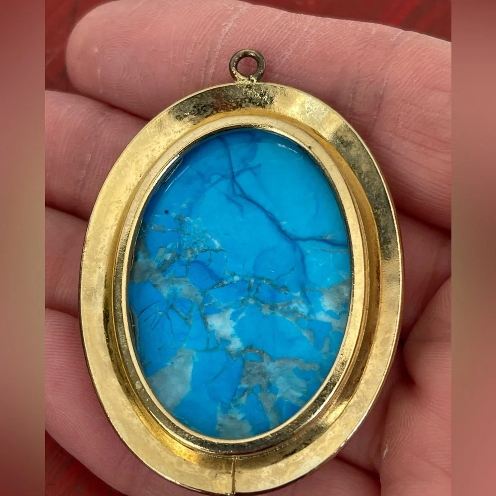 Vintage blue‎ veined cabochon pendant set in gold tone rhodium-gift for her
